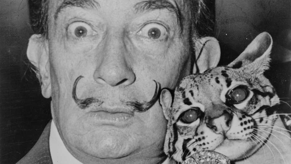 Salvador Dalí mit seinem Ozelot Babou