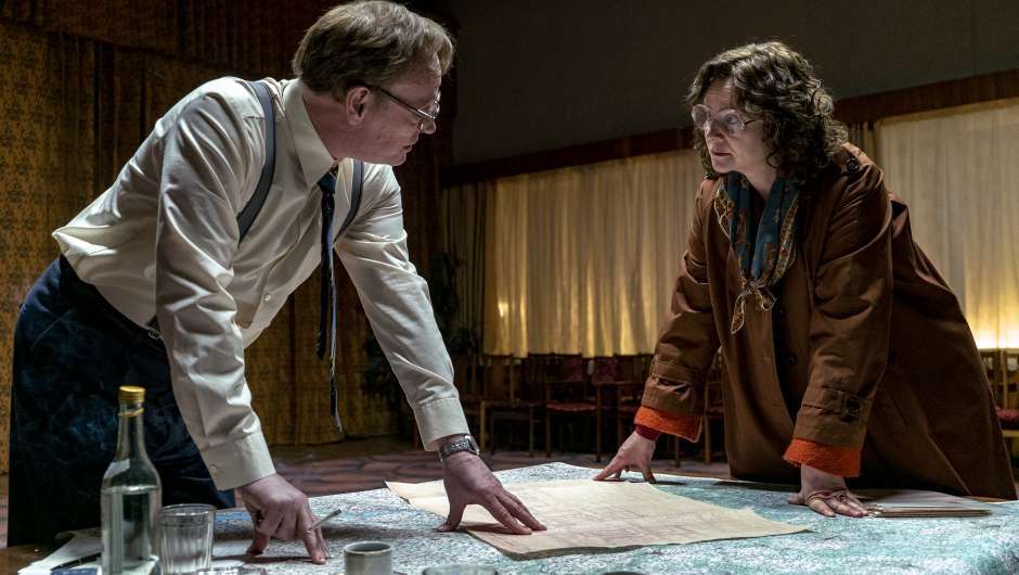Jared Harris und Emily Watson in "Chernobyl"