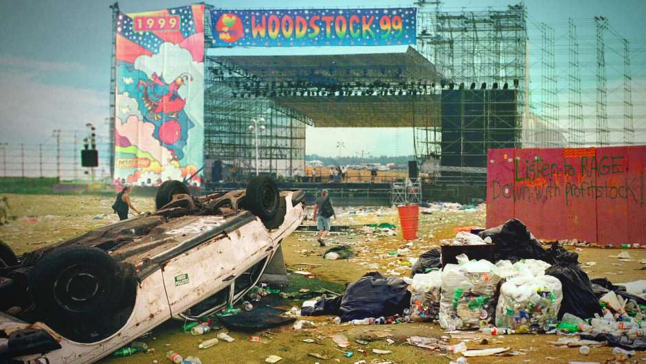 Filmstill zu Absolutes Fiasko: Woodstock '99 (2022) von Jamie Crawford