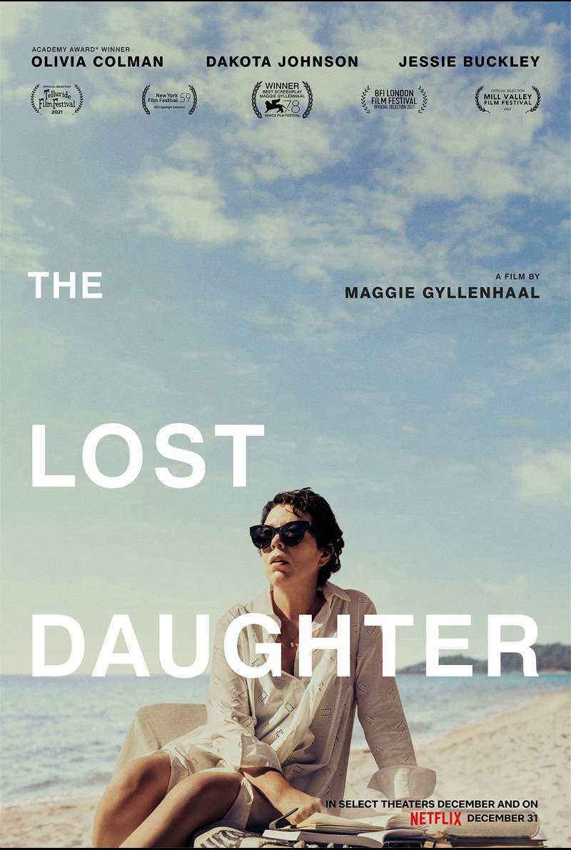 Filmstill zu Frau im Dunkeln (2021) von Maggie Gyllenhaal