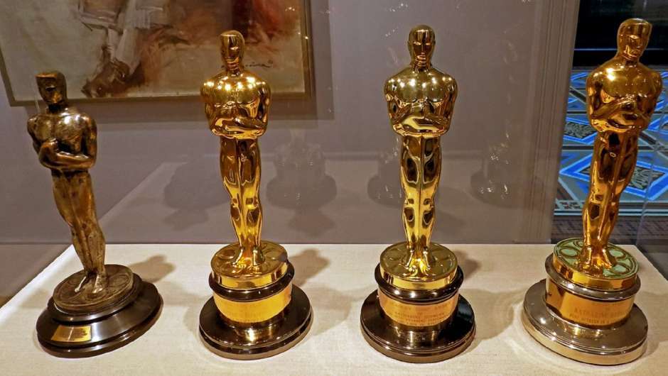 Vier Oscar-Statuetten