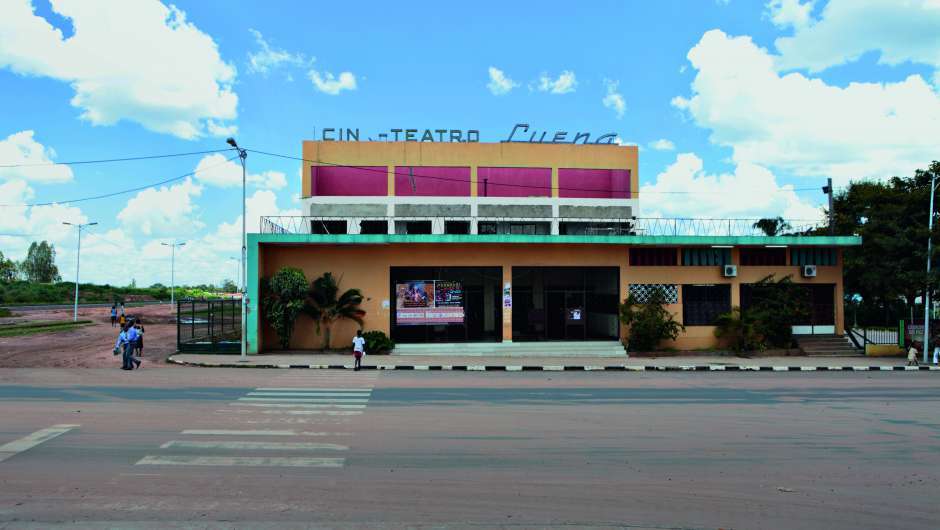 Angola Cinemas - Walter Fernandes