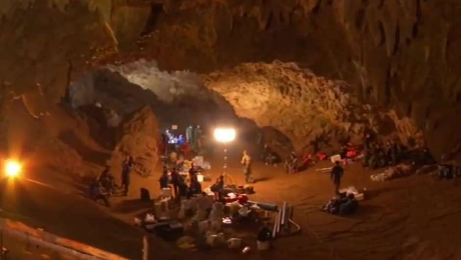 Rettungsteam in der Tham-Luang-Höhle