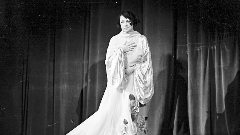 Asta Nielsen im Berliner Scala, 1934