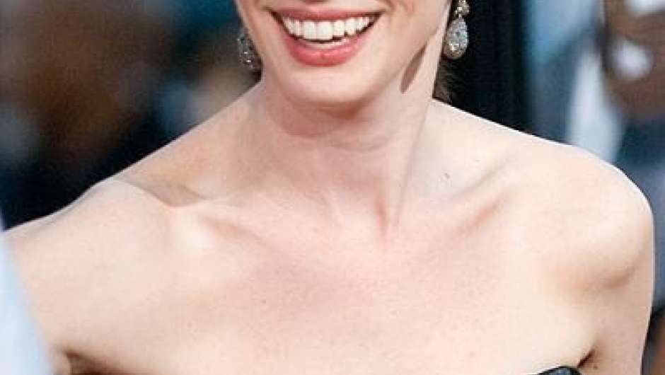 Anne Hathaway (3)