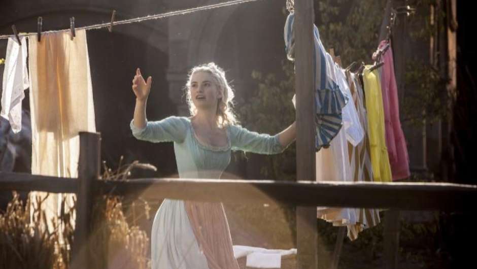 Lily James als "Cinderella"