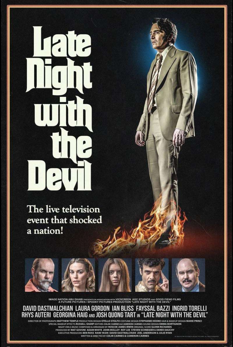 Filmstill zu Late Night with the Devil (2023) von Colin Cairnes, Cameron Cairnes