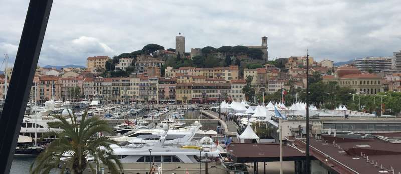 Blick auf den Hafen von Cannes