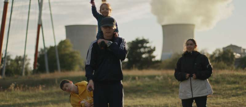 Filmstill zu Atomnomaden (2023) von Kilian Armando Friedrich, Tizian Stromp Zargari 